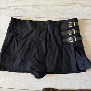 American Eagle Outfitters Black Women's Skort with Triple Buckle Detail